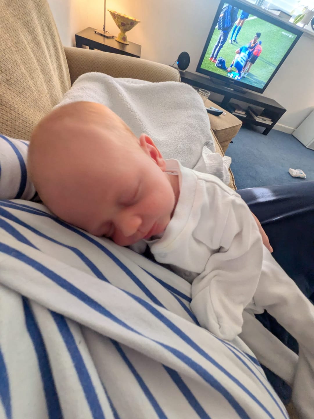 Customer photo review of ewan Deluxe | baby shushing sleep sheep | gray