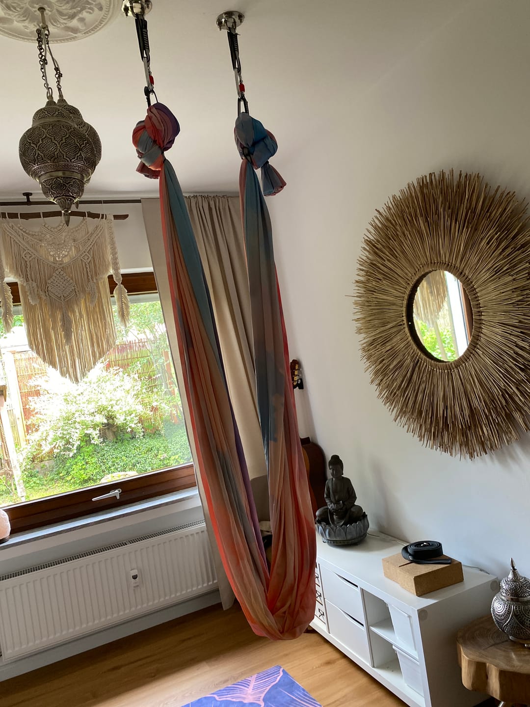 Customer photo review of Aerial Yoga Hängematte (Komplettset) - Farbe Colorful Clouds