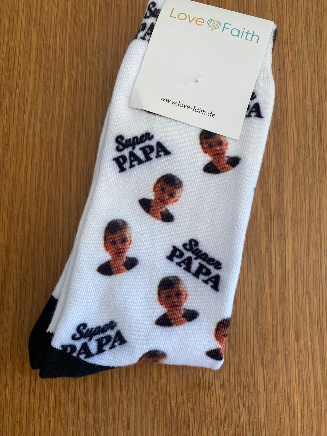 Customer photo review of Meilleur Papa - Chaussettes personnalisées pour parents et grands-parents