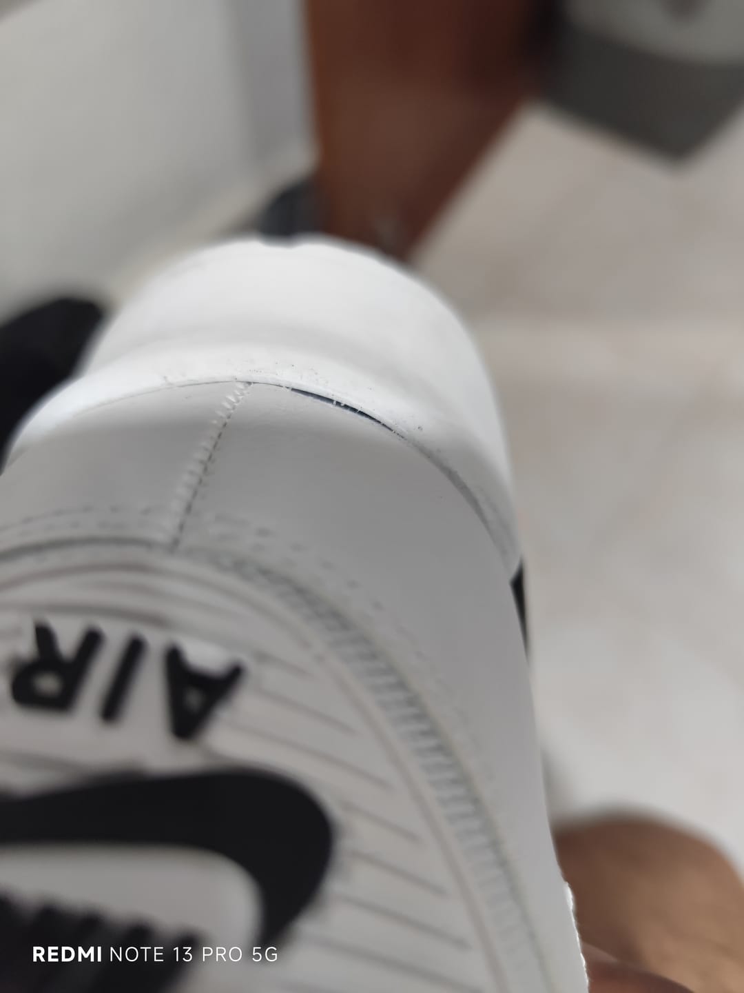 Customer photo review of Tenis Max 90 Blanco Negro