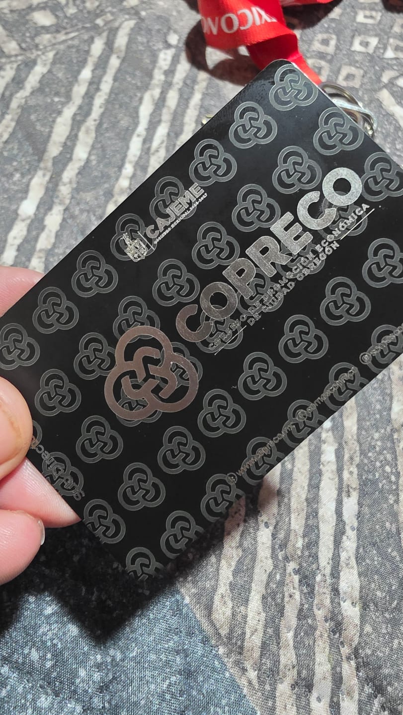 Customer photo review of Tarjeta de Metal Personalizada