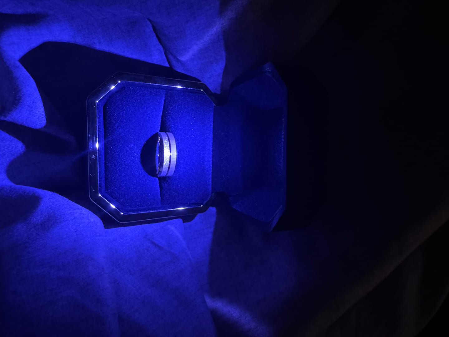 Customer photo review of LED Light Ring Box Engagement Ring Case Velvet Jewelry Gift Box Case Ring Holder Black