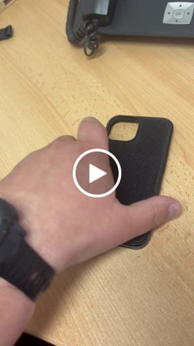 Customer video review of Tactical Case schwarz mit Flauschklett - iPhone 15 Reihe