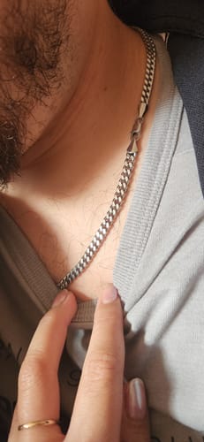 Reseña con foto de un cliente sobre Cadena Miami Cuban 5mm