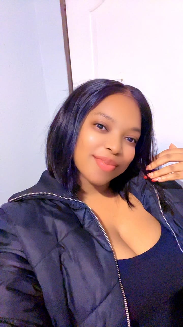 Customer photo review of Wear And Go Pre-Bleached Double Drawn Bob With 7 X 5 Closure