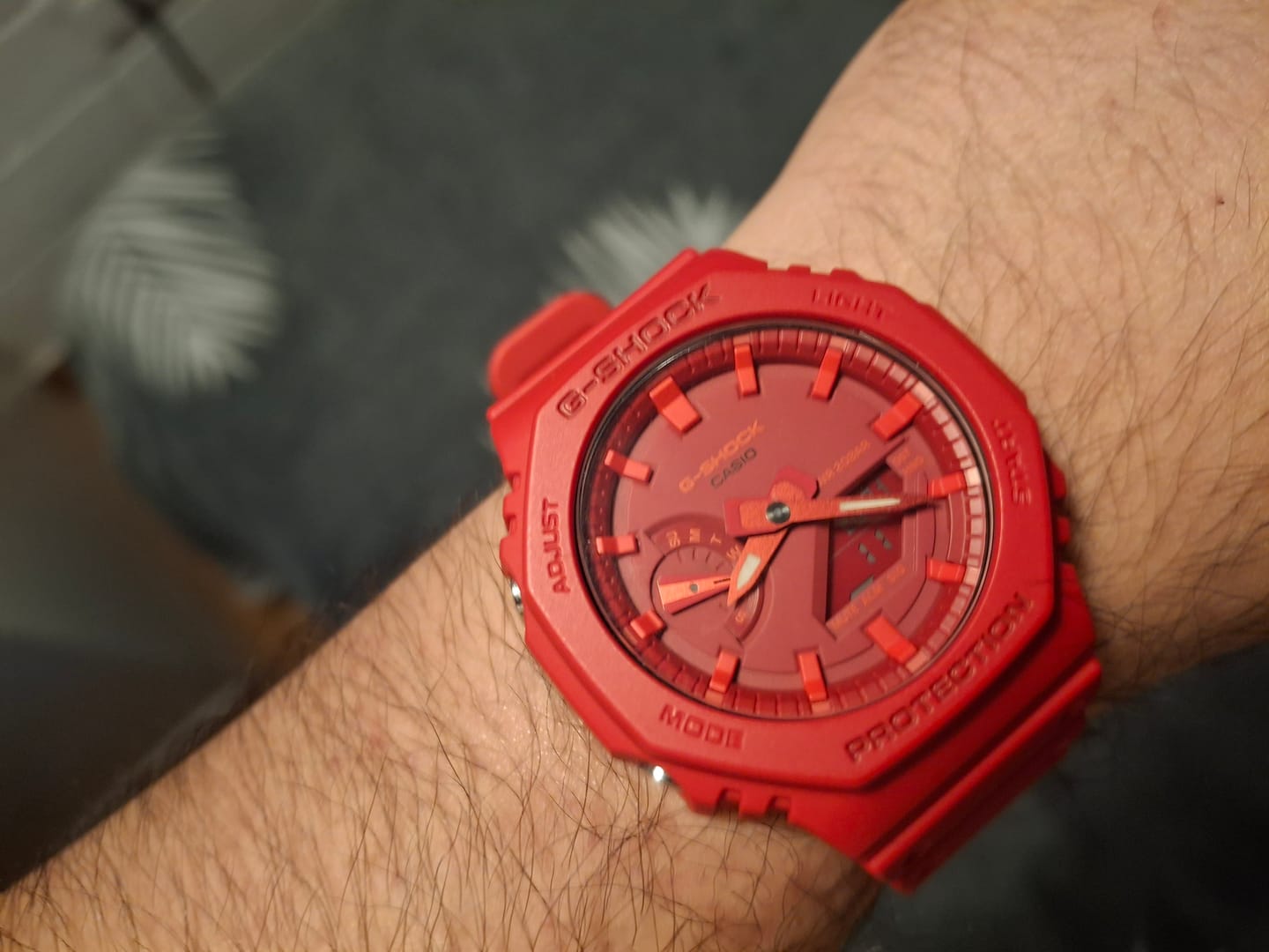 Customer photo review of Reloj Casio G-Shock Royal Oak "Casioak" GA-2100-4AJF Carbon Core Rojo JDM