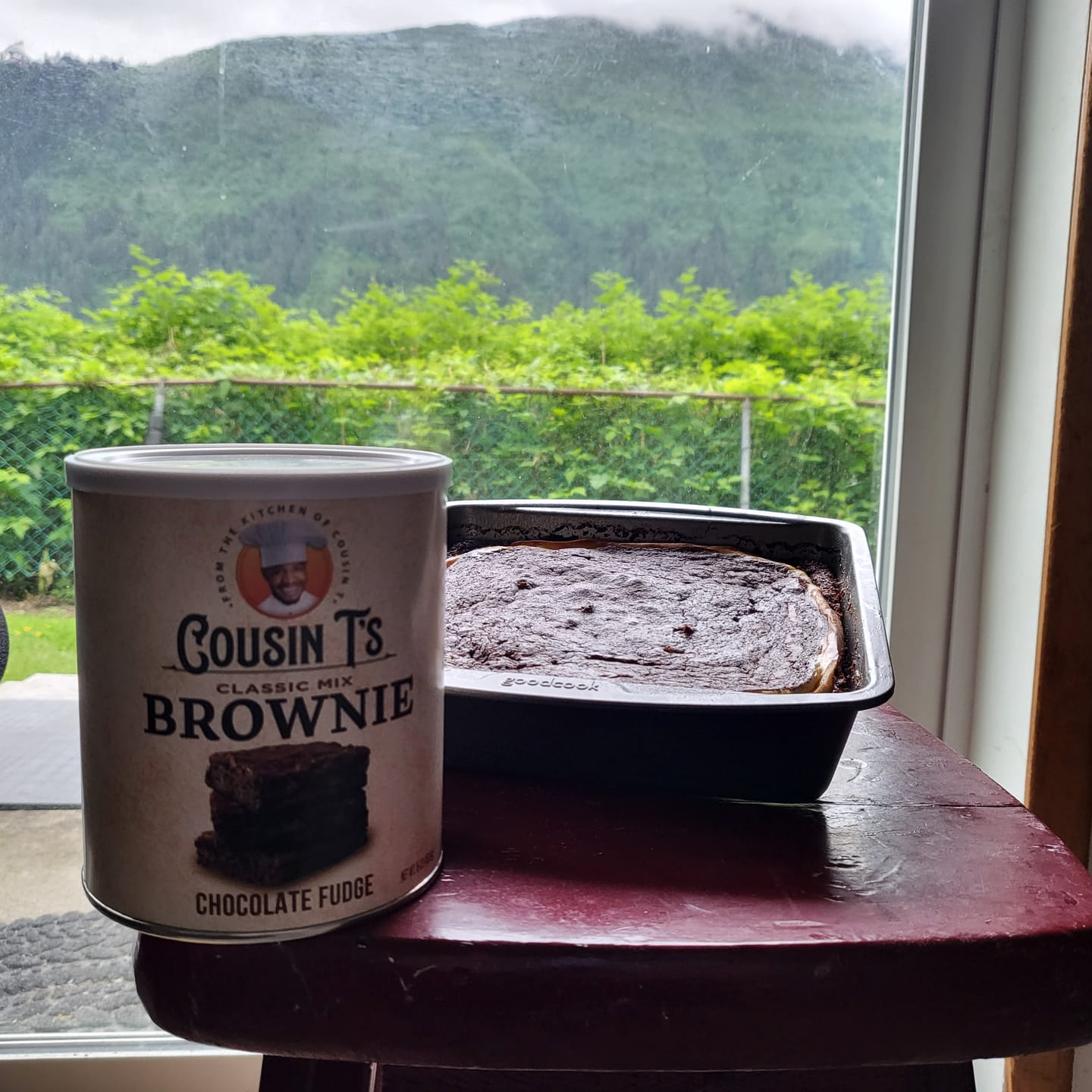 Customer photo review of Cousin T's Gourmet Chocolate Fudge Brownie Mix