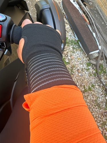 Customer photo review of Motorcycle Wrist Support - Ride Without Wrist Pain