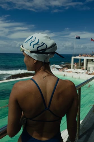 Customer photo review of TALLOW ONE PIECE || Nordic