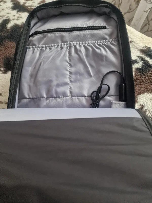 Customer photo review of Profession: Futuristic Design Minimalist and Lightweight Backpack