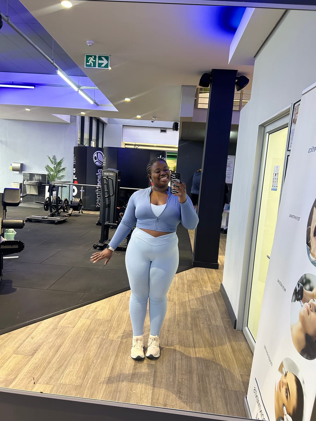 Customer photo review of Plain Crossover High-Rise Leggings