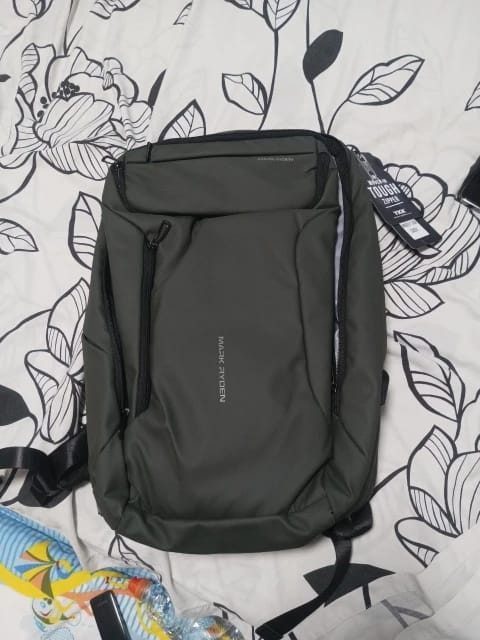 Customer photo review of Compacto Pro: MarkRyden Top Seller Futuristic Design Simple Large Capacity Daily Backpack