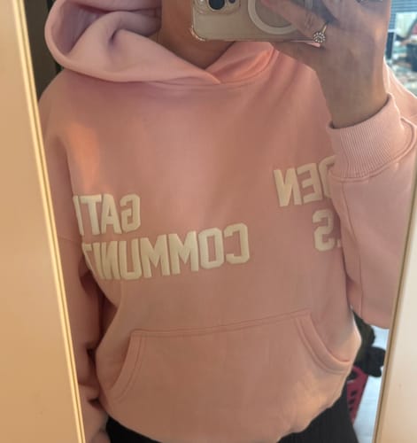 Customer photo review of GATED COMMUNITY HOODIE LIGHT PINK