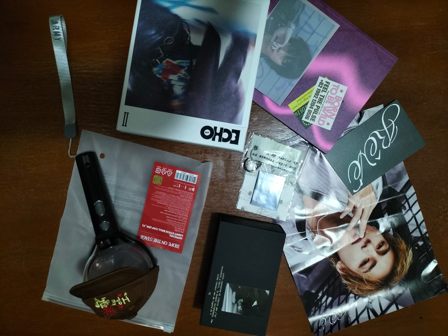 Customer photo review of BTS V - REVE PHOTOBOOK
