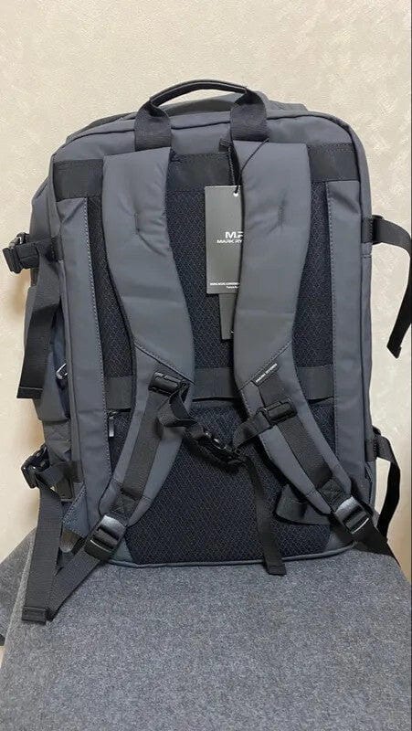 Customer photo review of Super: Business Trips Travel College Three-layer Main Pocket Backpack 40L