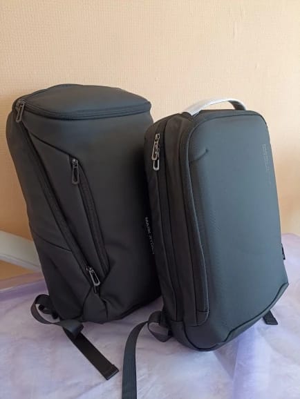 Customer photo review of Profession: Futuristic Design Minimalist and Lightweight Backpack