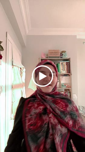 Customer video review of Rose Kırmızı Desenli Şal