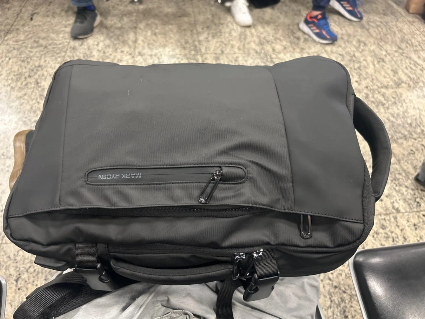 Customer photo review of Expandos: Versatile Expandable Laptop Backpack For All-day Traveling