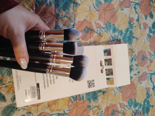 Reseña con foto de un cliente sobre Set De Brochas Para El Rostro