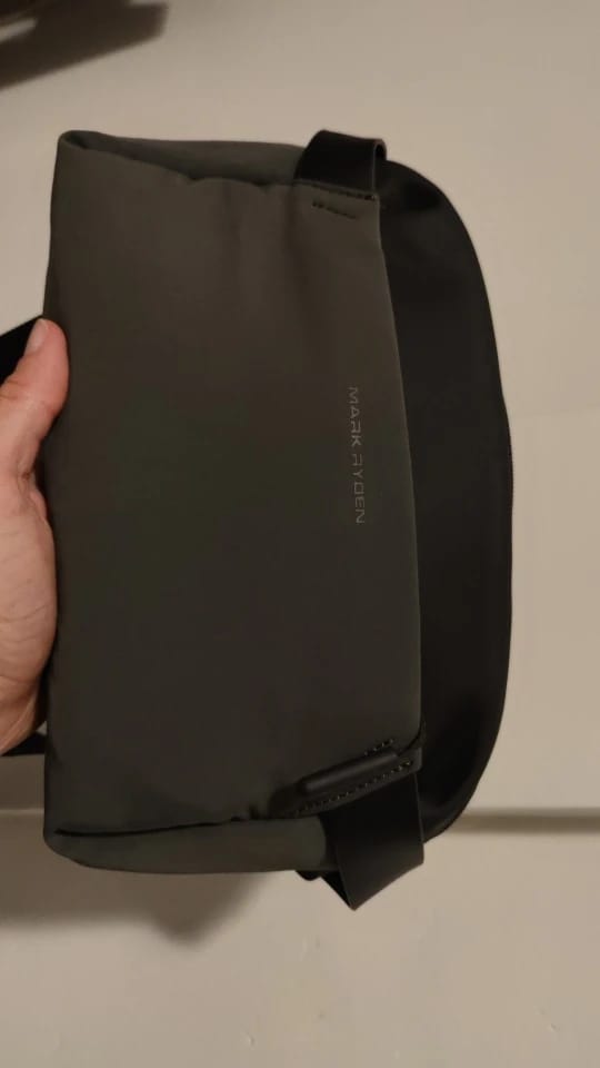 Customer photo review of Vivi: Your Ultimate Travel Companion From MarkRyden