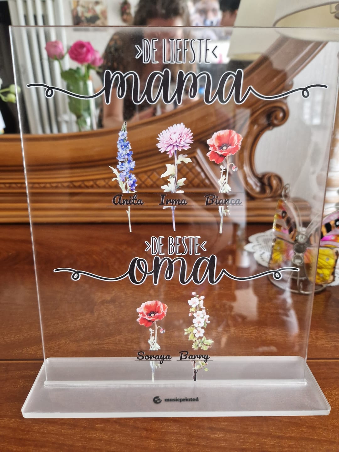 Customer photo review of Geburtstagsblumen Garten >Zuerst Mama Jetzt Oma< | Personalisiertes Acrylglas Muttertag