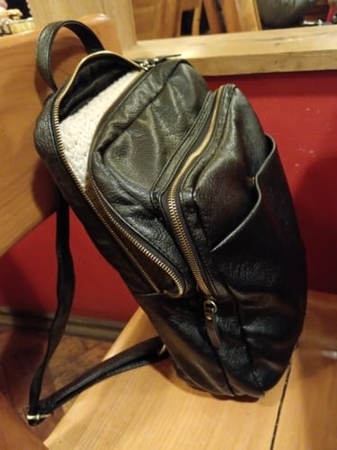 Reseña con foto de un cliente sobre Mochila Notebook Cuadrada