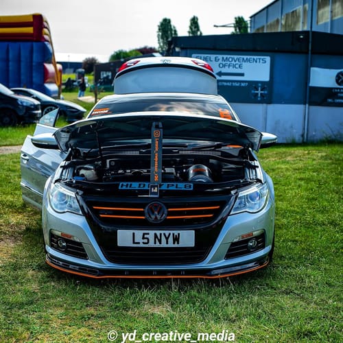 Customer photo review of Custom Universal Bonnet Props (4D Acrylic)
