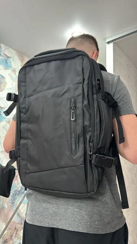 Customer photo review of Expandos: Versatile Expandable Laptop Backpack For All-day Traveling