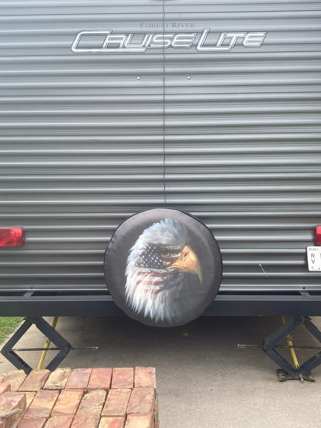 Customer photo review of American Flag in the Eyes of a Bald Eagle Patriotic Spare Tire Cover Design