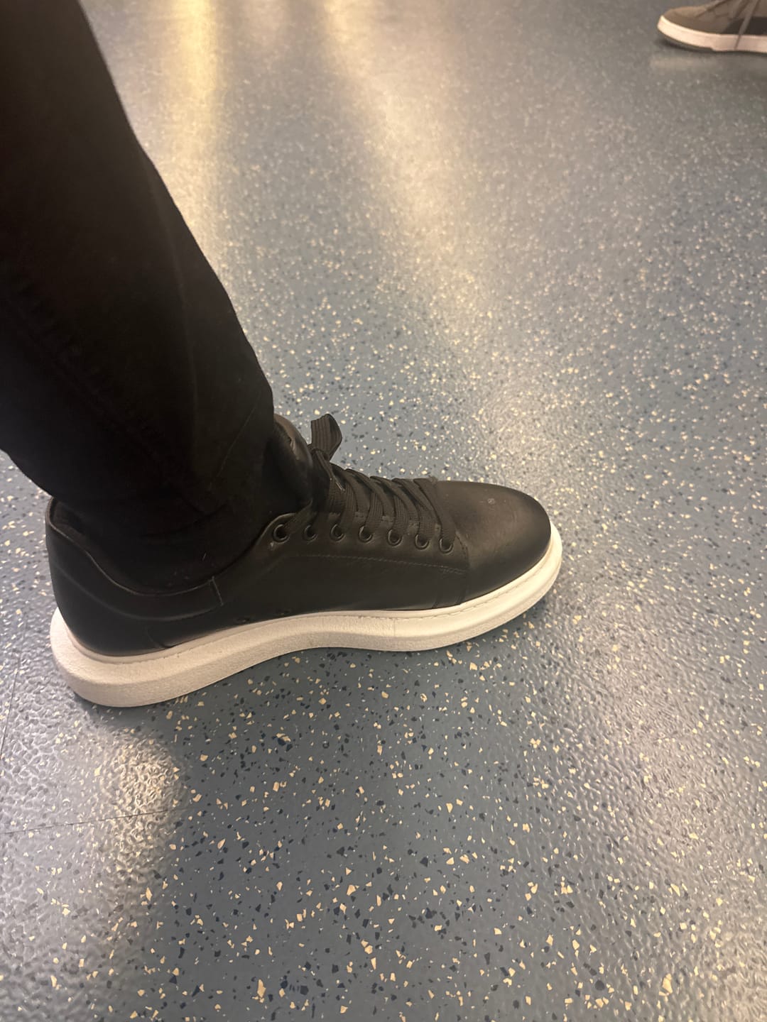 Customer photo review of Men's Pluto Shadow Black
