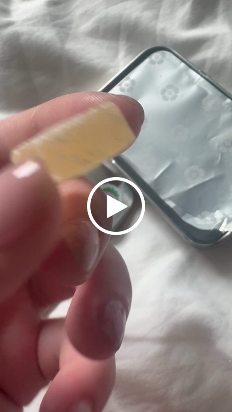 Customer video review of White Strawberry (10mg)