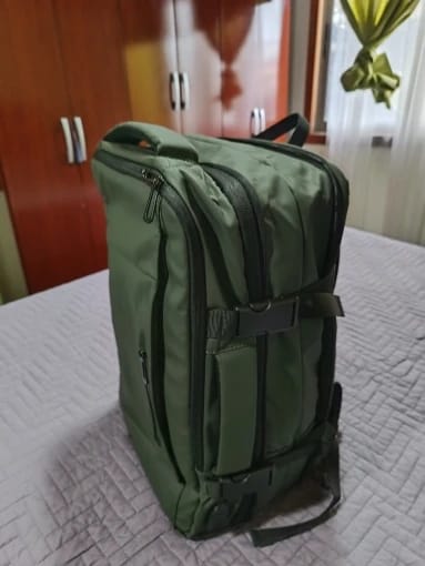 Customer photo review of Expandos: Versatile Expandable Laptop Backpack For All-day Traveling