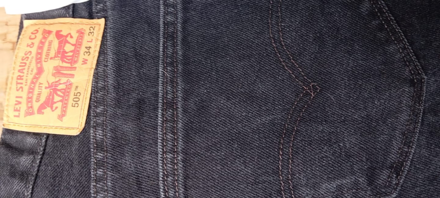 Customer photo review of Pantalon Levis 505 34x32 Recto Negro