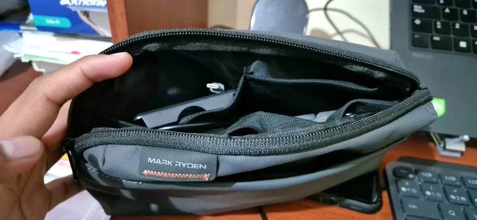 Customer photo review of Switchstorage II: Multi-functional waterproof 3C Storage Bag