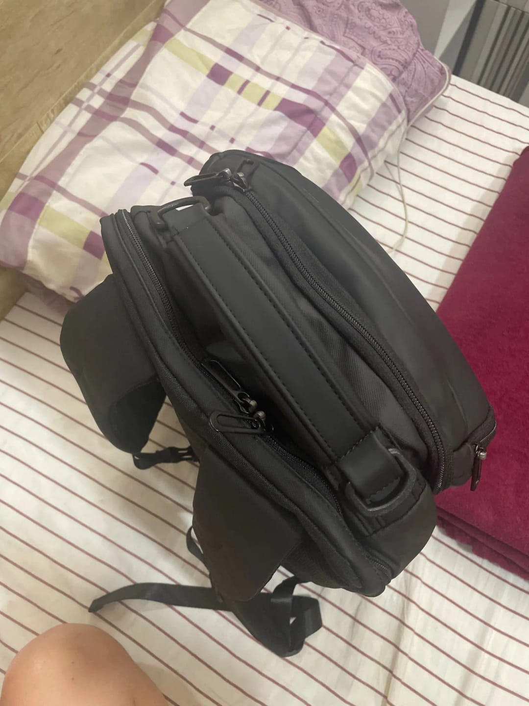 Customer photo review of Expandos: Versatile Expandable Laptop Backpack For All-day Traveling