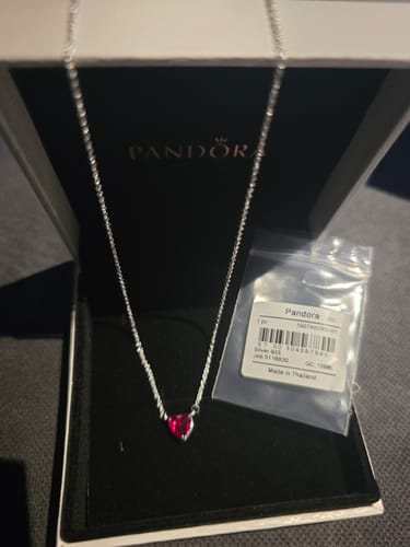 Customer photo review of COLLAR CORAZON ELEVADO ROJO LOVE PANDORA + KIT DE REGALO