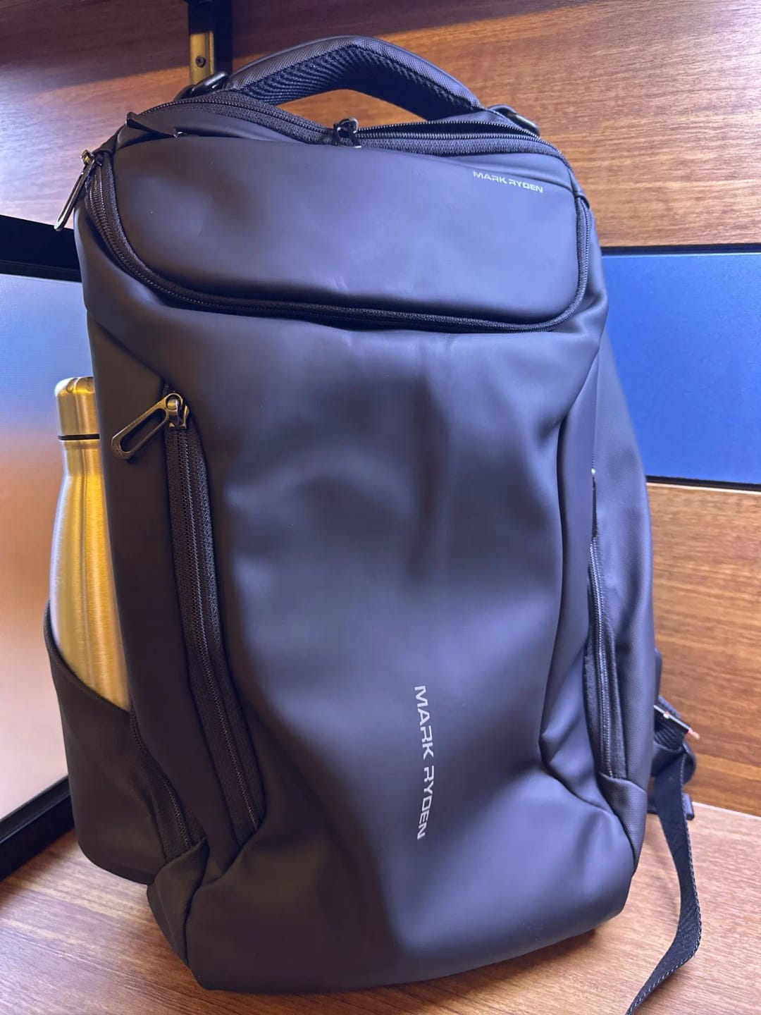 Customer photo review of Compacto Pro: MarkRyden Top Seller Futuristic Design Simple Large Capacity Daily Backpack