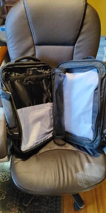 Customer photo review of Expandos: Versatile Expandable Laptop Backpack For All-day Traveling