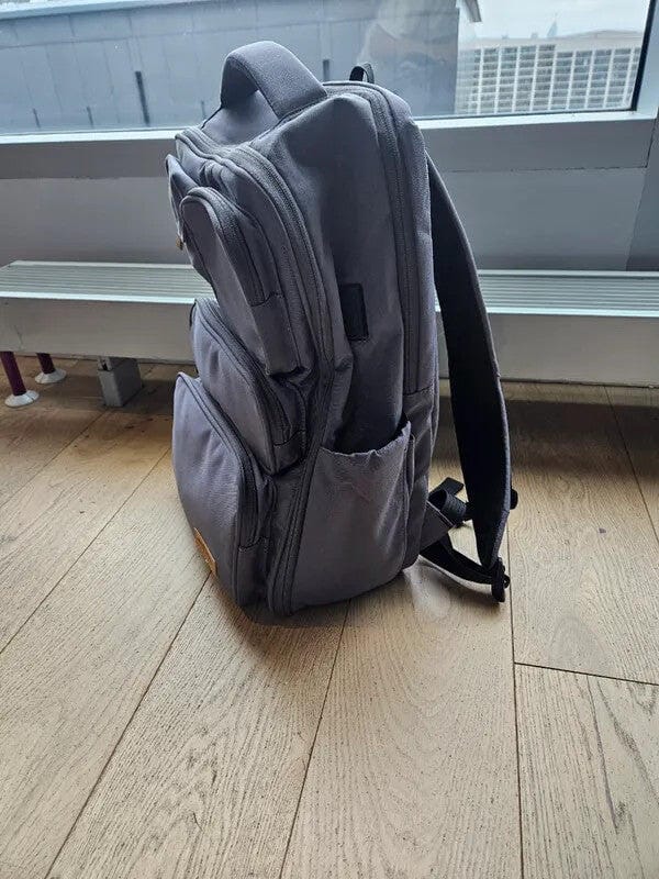 Customer photo review of VersaPack: Multifunctional Urban Commuter Backpack 17.3 inch Laptop