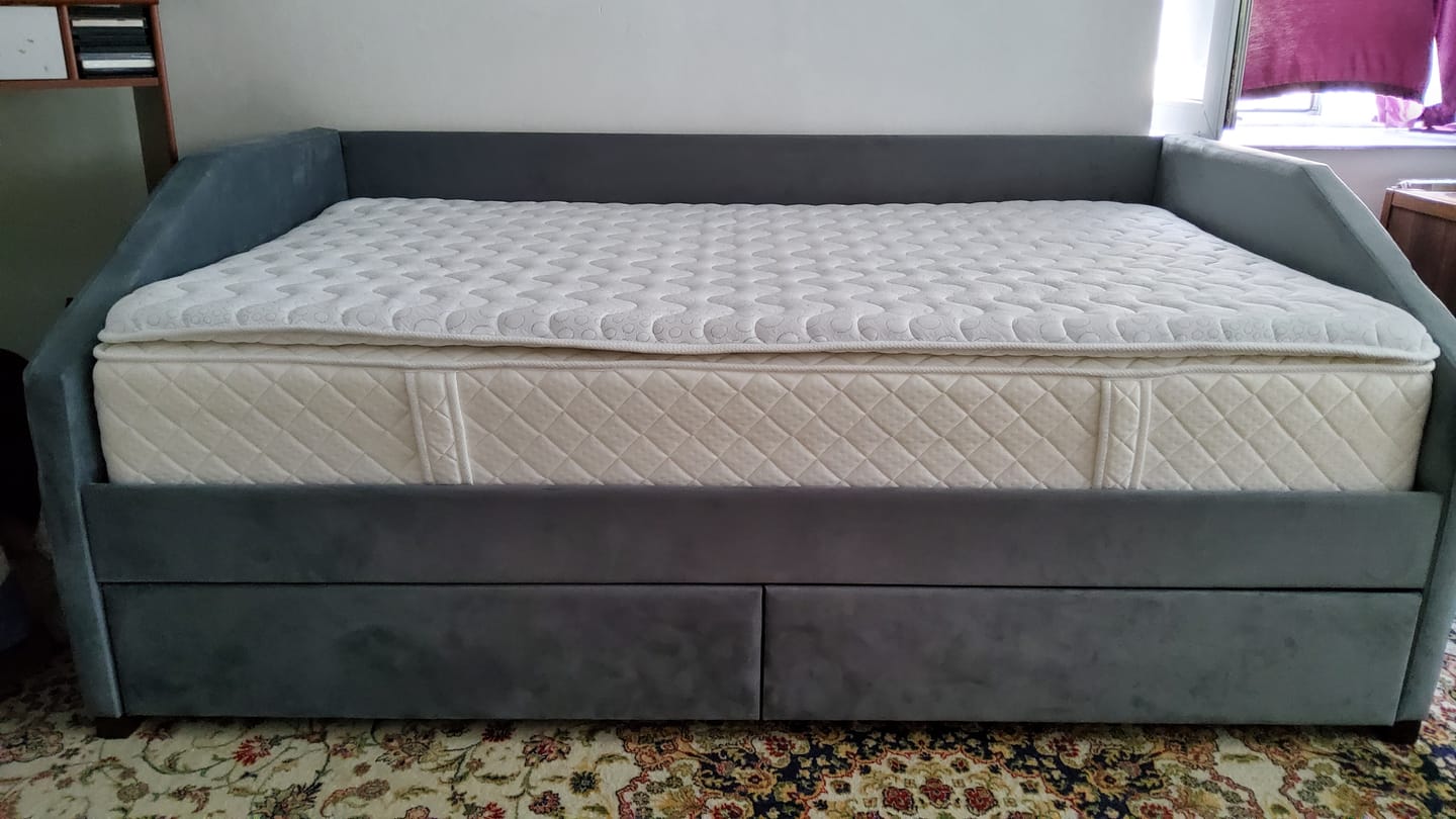 Customer photo review of Pat NADIA 120x200, stofa catifelata gri, cu somiera si sertare