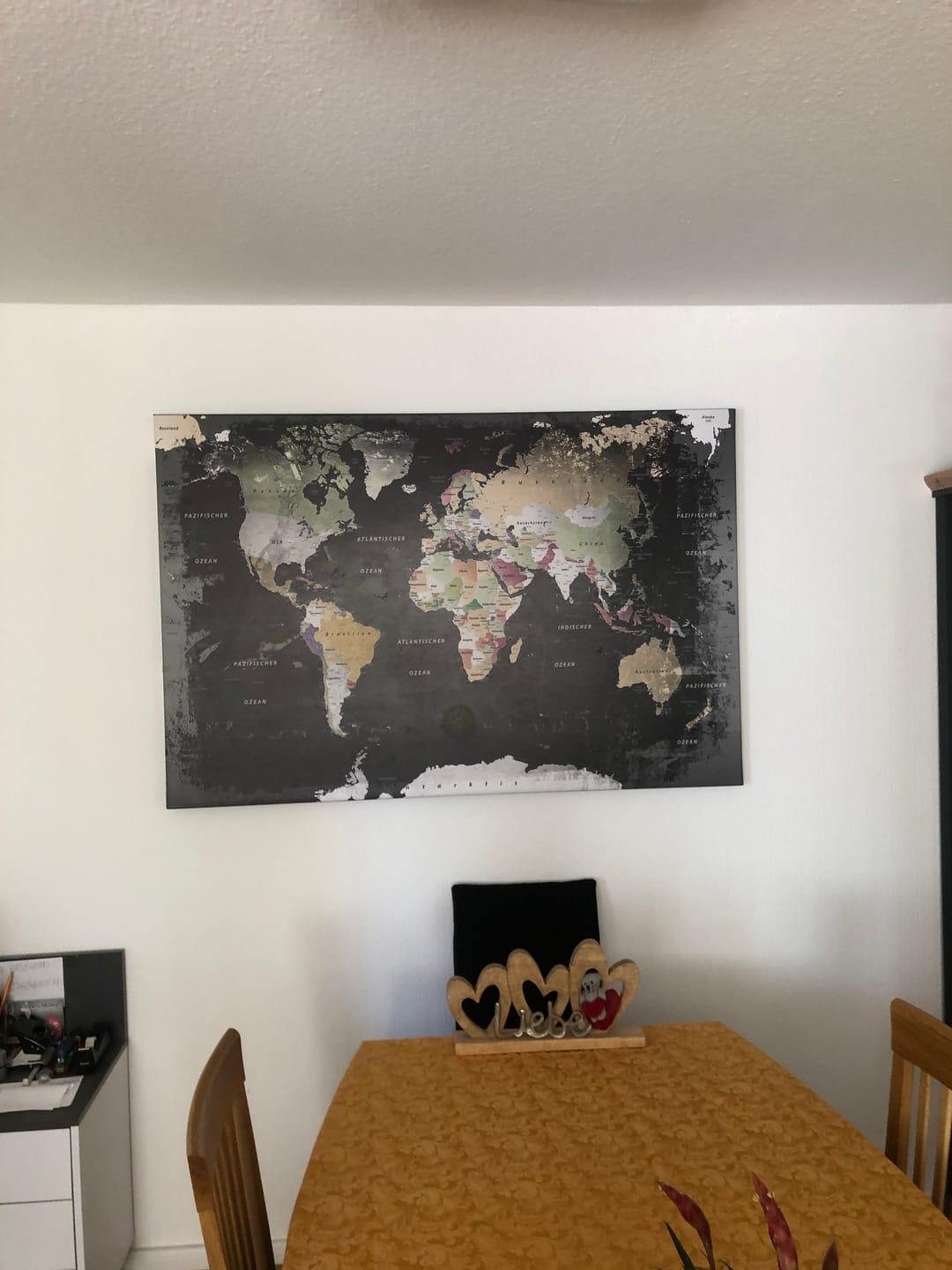 Customer photo review of Leinwandbild - Weltkarte Graphit - Pinnwand