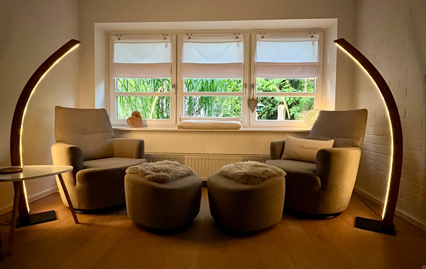 Customer photo review of Designer Stehlampe aus Eichenholz, LED-Leuchte geschwungen - Solara