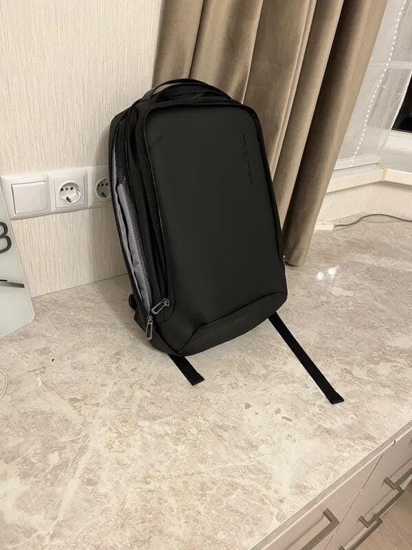 Customer photo review of Profession: Futuristic Design Minimalist and Lightweight Backpack