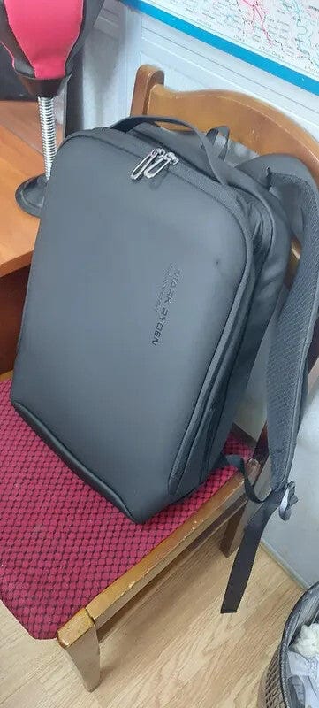 Customer photo review of Profession: Futuristic Design Minimalist and Lightweight Backpack