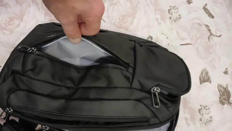 Customer photo review of Colonne: High-capacity Urban Commuting Daily Crossbody Bag