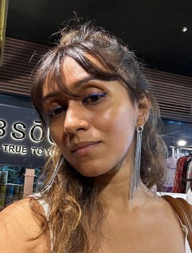 Customer photo review of Style Fringe Bangs Extensions