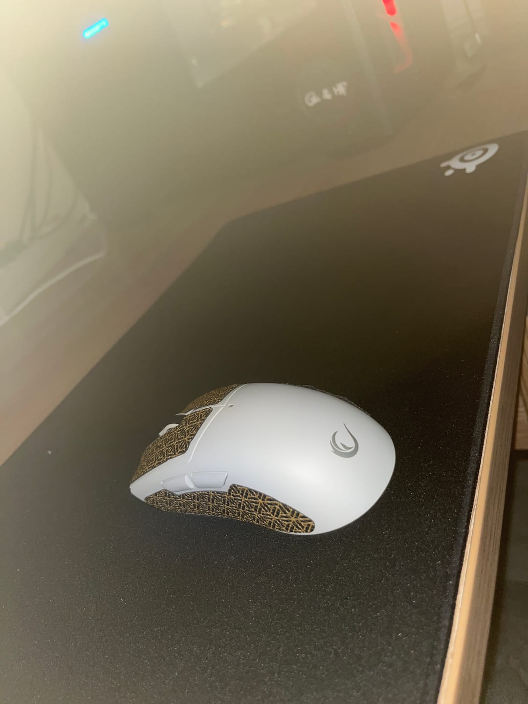 Customer photo review of Blitz Ultimate 8K Kablosuz Oyuncu Mouse-Beyaz