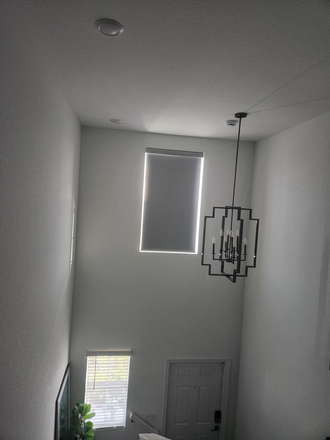 Customer photo review of SmartWings Motorized Roller Shades 100% Blackout Essential