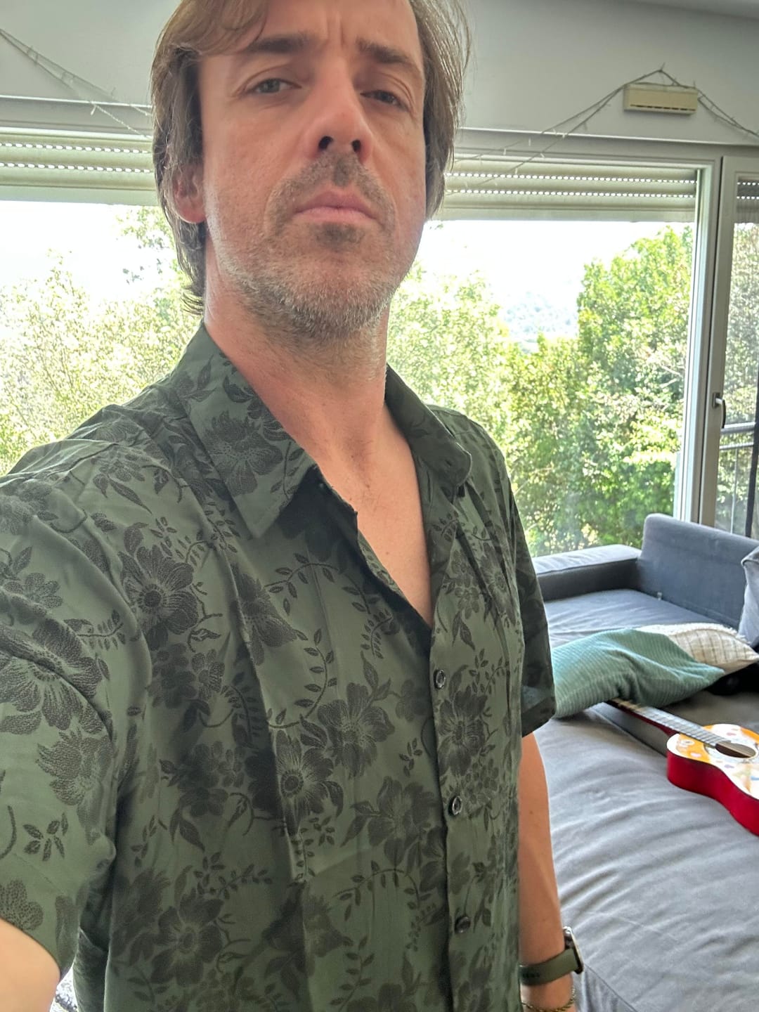 Customer photo review of Chemise à manches courtes boutonnée pour hommes, motif Floral vert foncé, Vintage hawaïen, doux, vacances à la plage