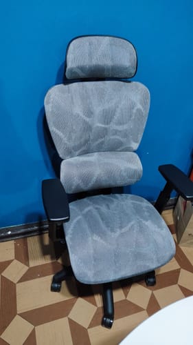 Customer photo review of Silla Giratoria con Ajuste de Altura y Diseño Ergonómico